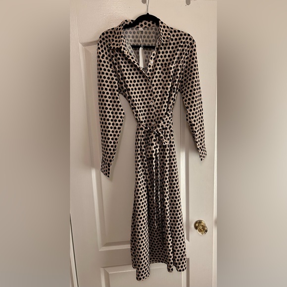Lightweight tan and black polka dot dress - Size M - Picture 1 of 3